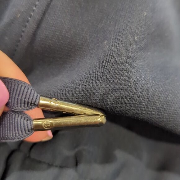 Lululemon On The Fly Crop *Woven 23" True Navy - Picture 7 of 10
